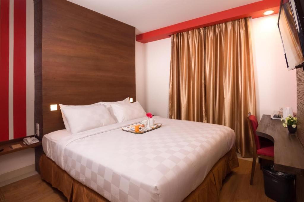 RedStar Hotel Jakarta Exterior foto