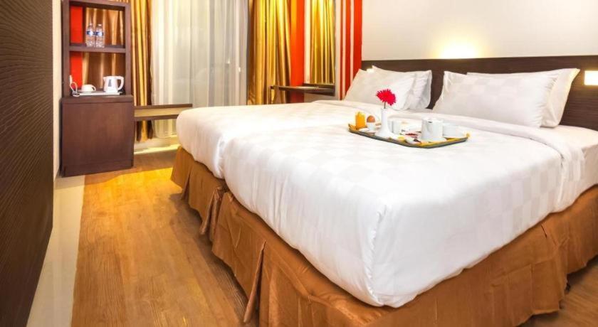 RedStar Hotel Jakarta Exterior foto